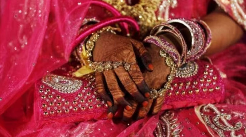 পণের দাবিতে অন্তঃসত্ত্বা স্ত্রীকে বেধড়ক মার, রাস্তায় দাঁড়িয়েই তিন তালাক ‘গুণধর’ স্বামীর