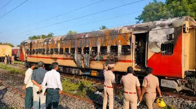 9 dead in train fire near Madurai station, passengers sneaked in gas cylinders | Sangbad Pratidin