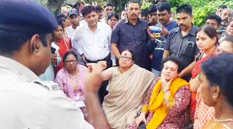 বন্দুকবাজকে হারিয়ে বাঁচান পড়ুয়াদের, সেই DSP-কেই ‘পুতুল’ বলে ধমক NCW’র চেয়ারপার্সনের