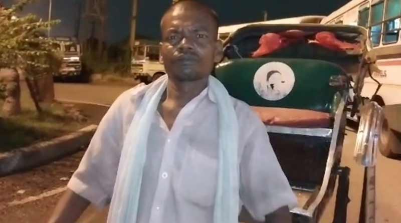 কলকাতায় আয় না হলেও টানা রিকশা ছাড়তে নারাজ, ‘বন্ধু’কে নিয়ে বিহার পাড়ি চালকের