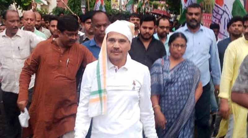 Congress MP Adhir Ranjan Chowdhury stopped by police in Berhampore । Sangbad Pratidin