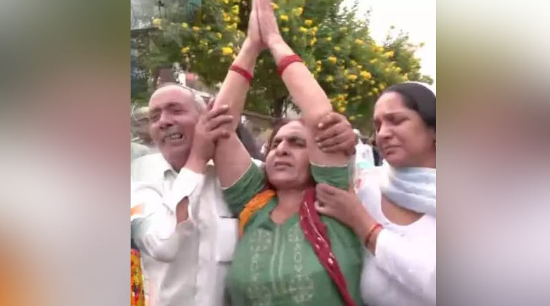 Mother of Anantanag encounter martyr Major Ashish blames Modi govt। Sangbad Pratidin