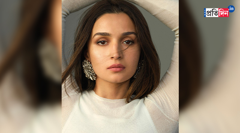 Vogue-এর কভারে আলিয়াকে চেনা দায়! ‘ফটোশপ করা?’ তুমুল চর্চা নেটপাড়ায়