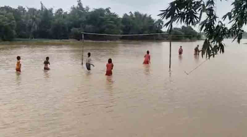 Flood in Birbhum and Murshidabad, people suffers | Sangbad Pratidin