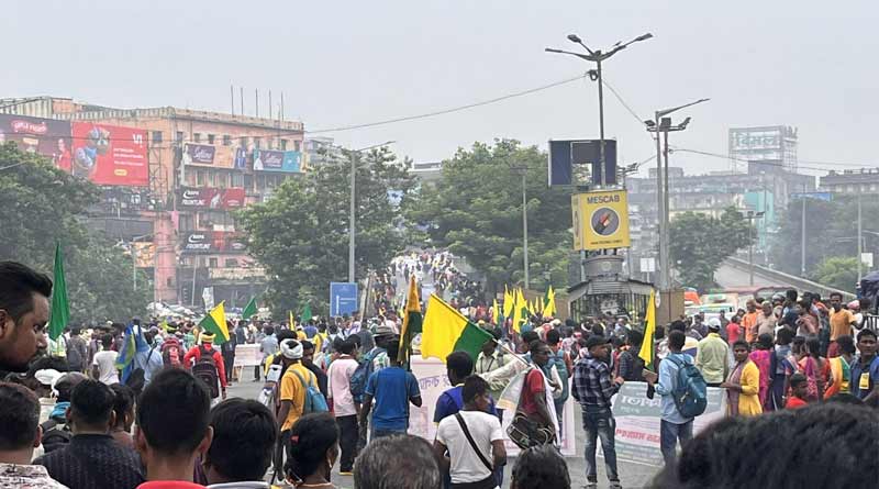 Adivasi Rally: Howrah bridge blocked due to procession of tribal organizations | Sangbad Pratidin