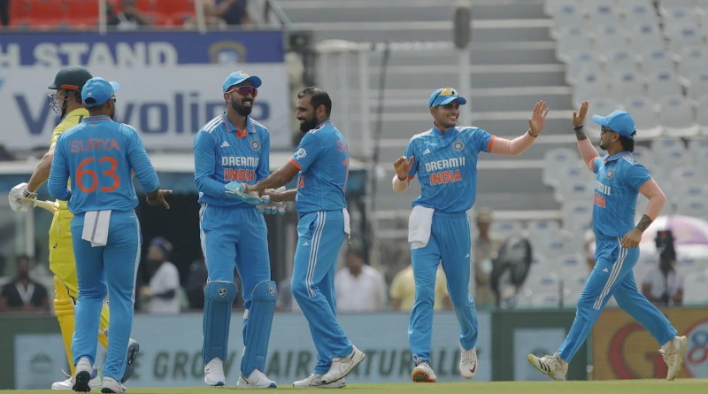 IND vs AUS: Bowling of Team India is not upto the mark, Australia put up runs on board 276। Sangbad Pratidin