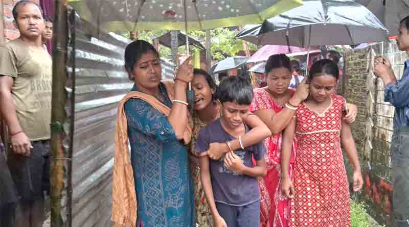 Son and Mother died after electrified in Jalpaiguri | Sangbad Pratidin