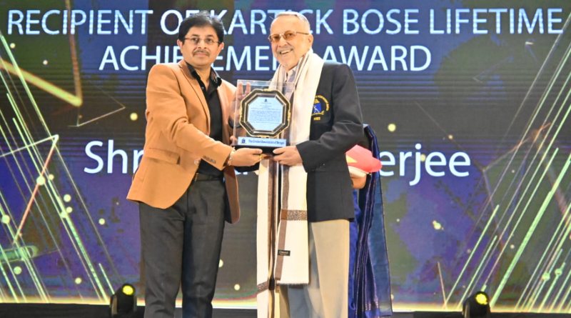 Raju Mukherjee and Sharmila Chakraborty got lifetime achievement award from Cricket Association of Bengal। Sangbad Pratidin