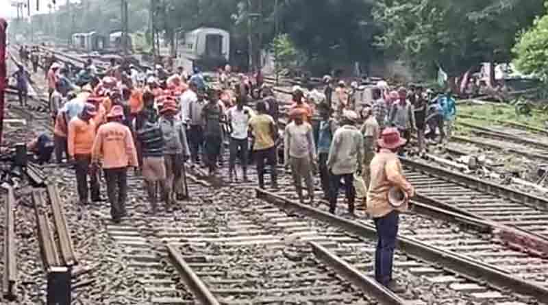 Howrah Bandel train service disturbed due to inter locking at Uttarpara | Sangbad Pratidin