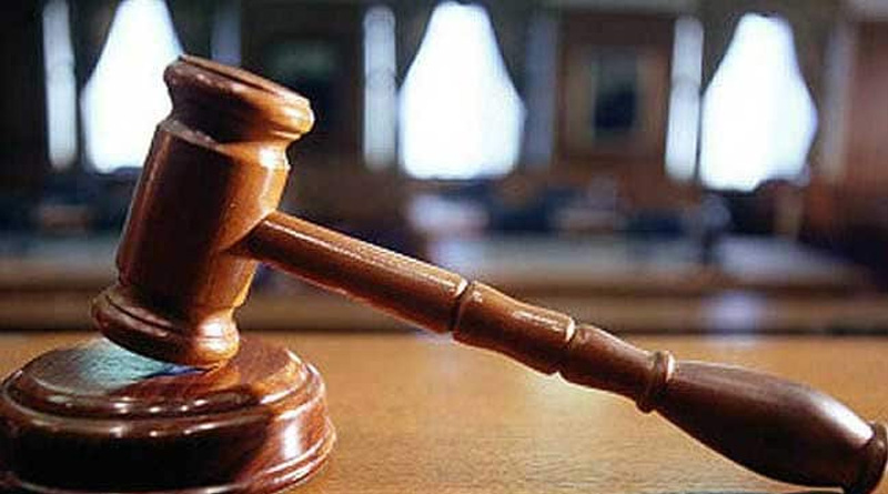 2 policemen reached court half an hour late, judge sentenced them to cut grass | Sangbad Pratidin