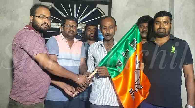 নিখোঁজ ছেলেকে উদ্ধারে সাহায্য BJP বিধায়কের, ‘কৃতজ্ঞতা’য় দলবদল TMC পঞ্চায়েত সদস্যের