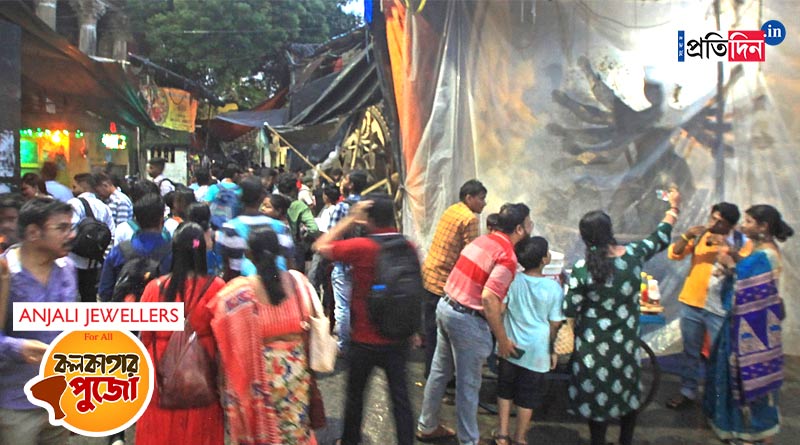 Kolkata Durga Puja: Kumartuli becomes crowded place ahead of Durga Puja 2023 | Sangbad Pratidin