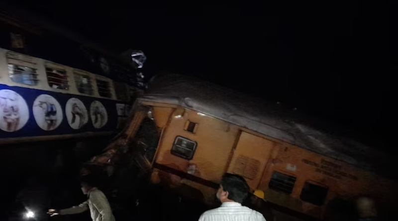 Two trains collided, derailed in Andhra Pradesh, might caused death to 6 | Sangbad Pratidin