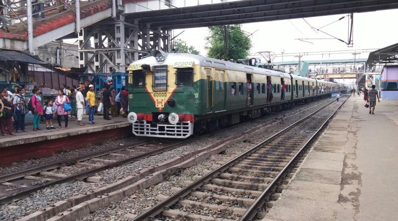 Local train services on Sealdah South route halted | Sangbad Pratidin