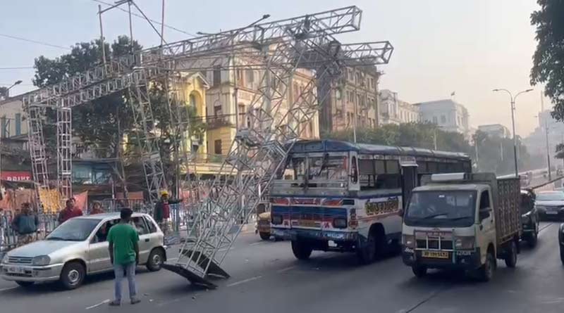 Bus accident at Park Street Flyover, light gate prepared for Christmass decoration collapsed