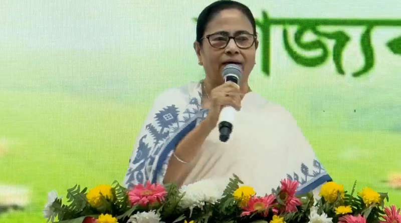 ঘুষ নিলে ছাড় পাবেন না সরকারি আধিকারিকরা, BLRO-দের কড়া বার্তা মুখ্যমন্ত্রীর