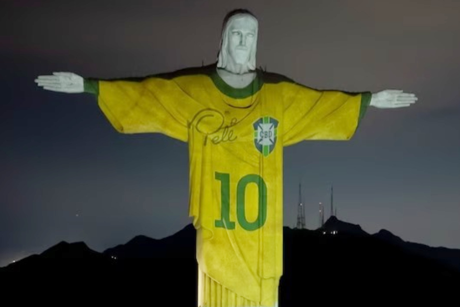 Brazil pays tributes to Pele one year after his death, Christ the Redeemer wears his number। Sangbad Pratidin