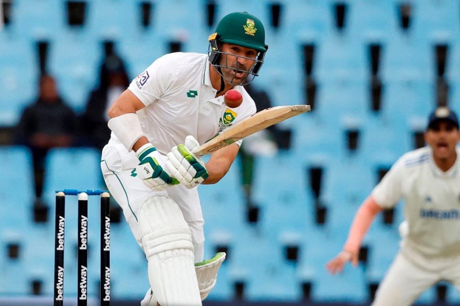 India vs South Africa: Dean Elger steers South Africa to first innings lead