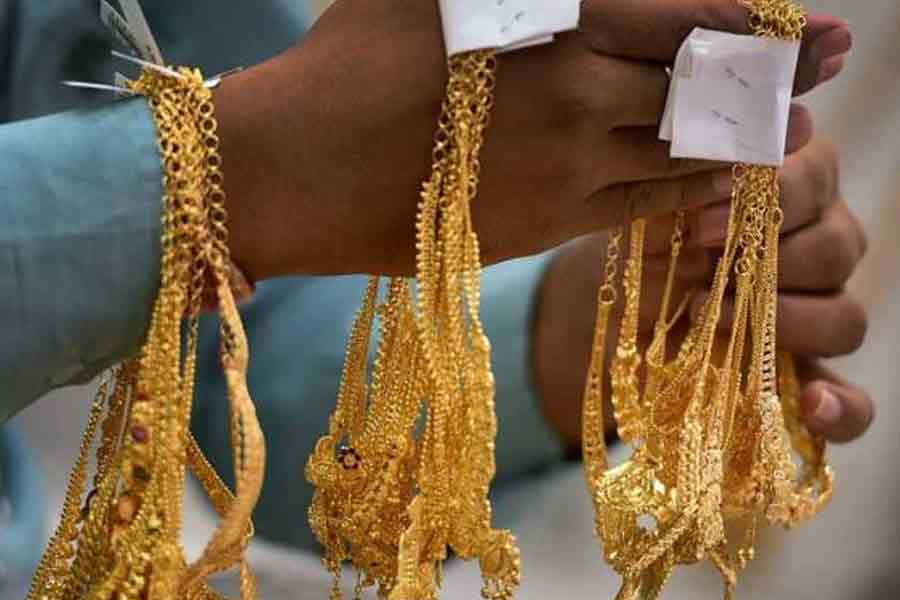 Robbery at Howrah Gold Jewellery shop | Sangbad Pratidin