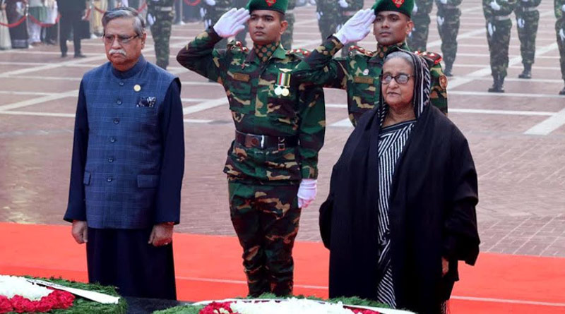 খান সেনার হাতে শহিদ বুদ্ধিজীবীদের স্মৃতিসৌধে শ্রদ্ধাজ্ঞাপন হাসিনার