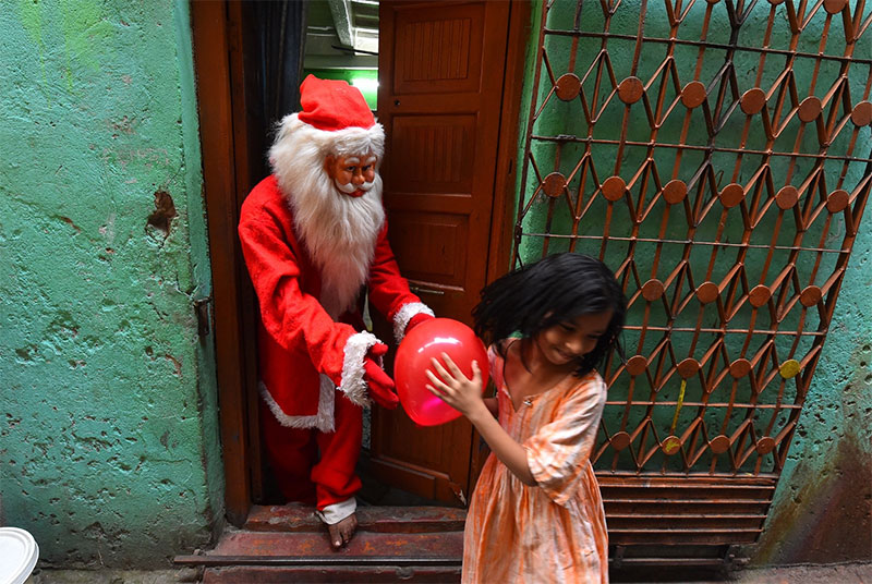 Christmas: Salim, A man from Kolkata prepared Santa Claus and Joker for Festival more than 30 years 2