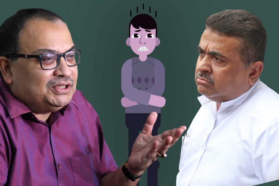 Suvendu Adhikari blames TMC for warm winter at December, Kunal Ghosh taunts with the video clip | Sangbad Pratidin