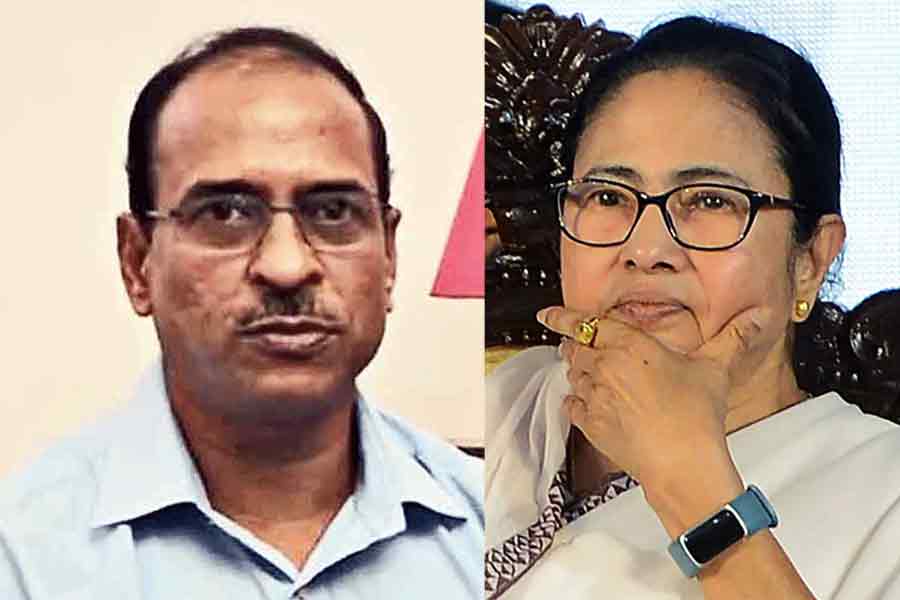 অবসর গ্রহণের পরই নতুন দায়িত্বে হরিকৃষ্ণ দ্বিবেদী, আর্থিক উপদেষ্টা পদে নিয়োগ মুখ্যমন্ত্রীর