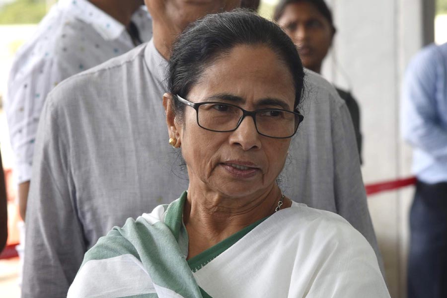 দেশে ইন্ডিয়া, বাংলায় লড়বে তৃণমূলই, আসন জটের মাঝেই অবস্থান স্পষ্ট করলেন মমতা