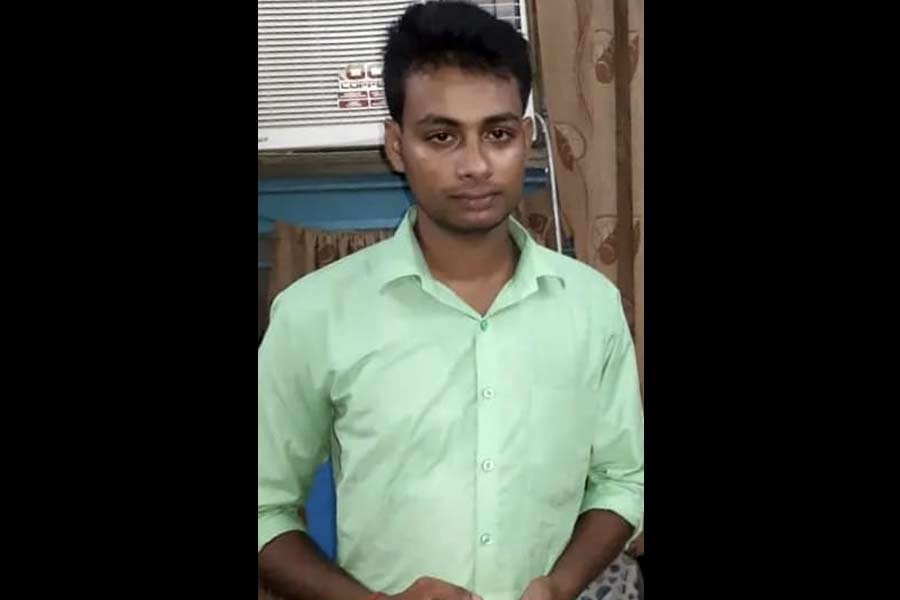 চাকরি দেওয়ার নামে ‘প্রতারণা’, তৃণমূল যুব নেতার লাখ টাকা হাতিয়ে গা ঢাকা যুবকের