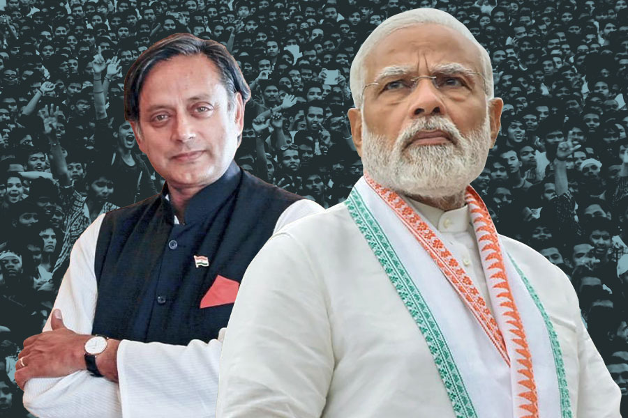 PM will be presented as Hindu Hriday Samrat in 2024, says Shashi Tharoor | Sangbad Pratidin