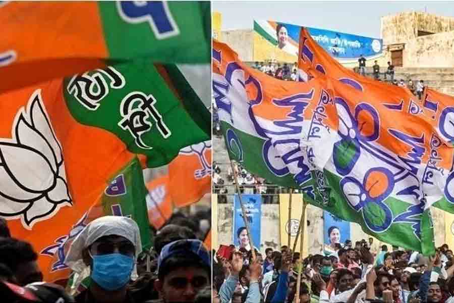 স্বামীজিকে অপমানের পালটা, আজ ফুটবল নিয়ে পথে তৃণমূল
