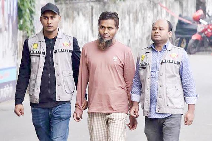 Dhaka police arrests dreaded bomb maker | Sangbad Pratidin