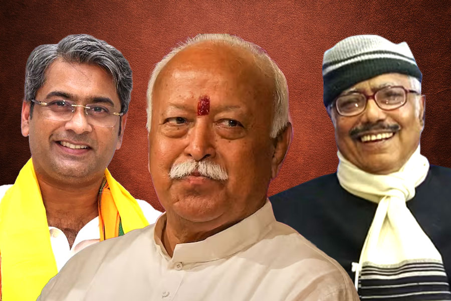 RSS chief Mohan Bhagwat meets eminent personalities of Bengal | Sangbad Pratidin