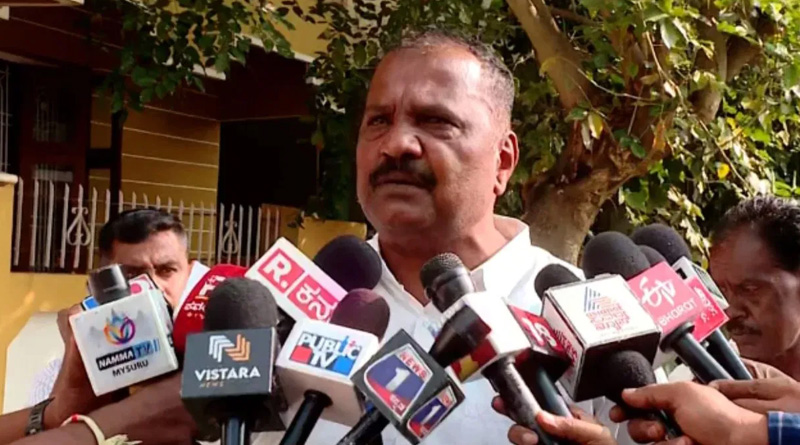 ‘ফাঁসি দেওয়া উচিত’, মত সংসদে হামলাকারীর বাবার, ‘মরতে চাইত’ দাবি অভিযুক্তের মায়ের
