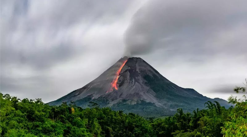 Volcano erupts in Indonesia, at least 11 killed | Sangbad Pratidin
