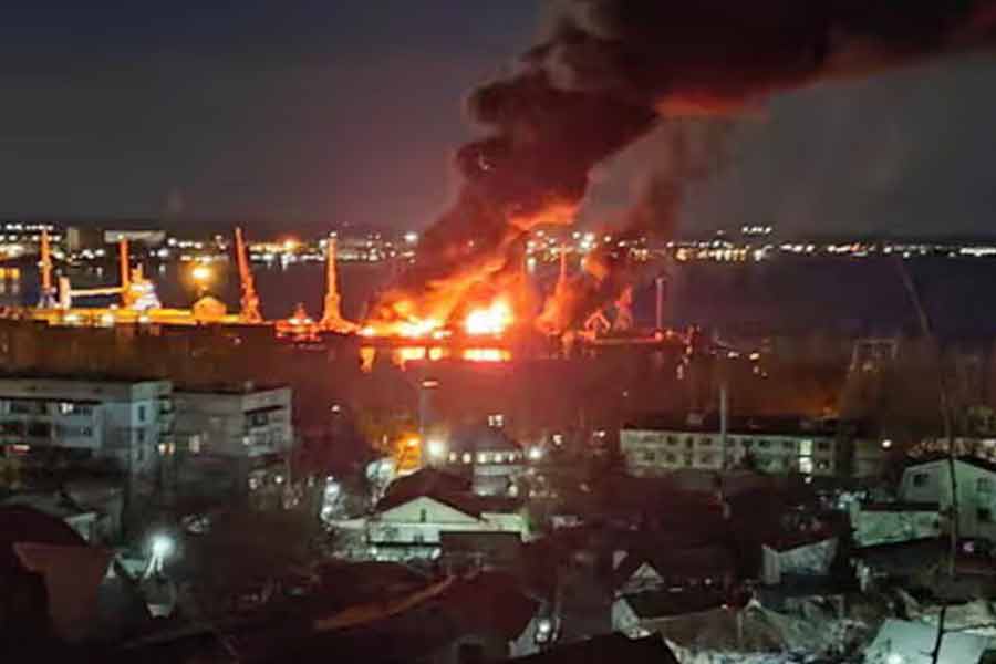 Ukraine destroyed Russian warship। Sangbad Pratidin