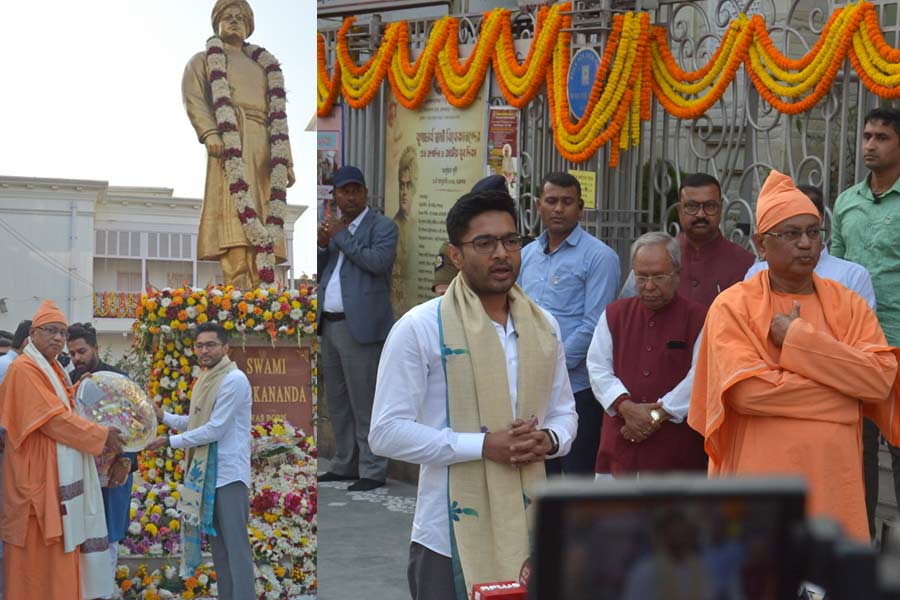 Abhishek Banerjee visits Swami Vivekananda's residence | Sangbad Pratidin