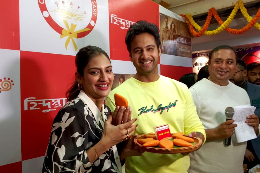 রামের প্রচারে তৃণমূল সাংসদ? যাদবপুরে পিঠেয় কামড় নুসরতের