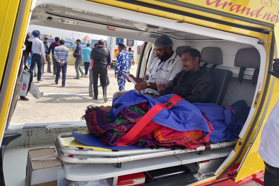 Bihar resident falls sick in Gangasagar, evacuated in air ambulance | Sangbad Pratidin