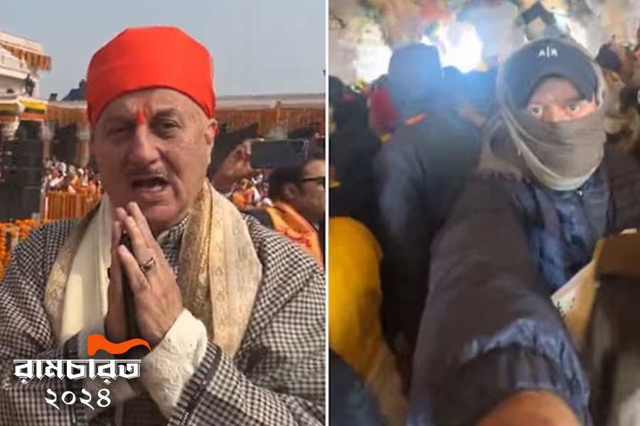 Anupam Kher covers his face as he visits Ram Mandir with the public| Sangbad Pratidin