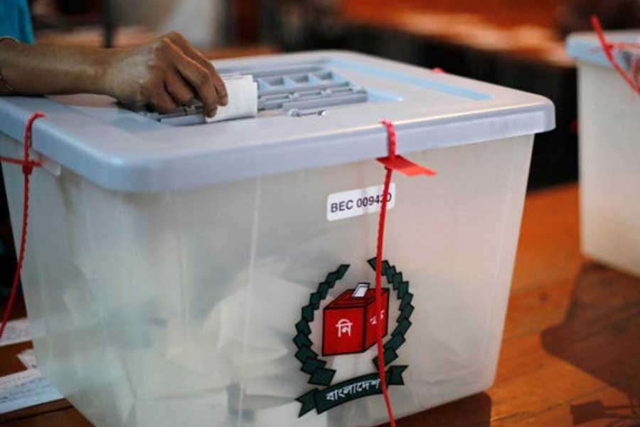 Bangladesh Election 2024: Industry minsiter's son casts fake vote | Sangbad Pratidin