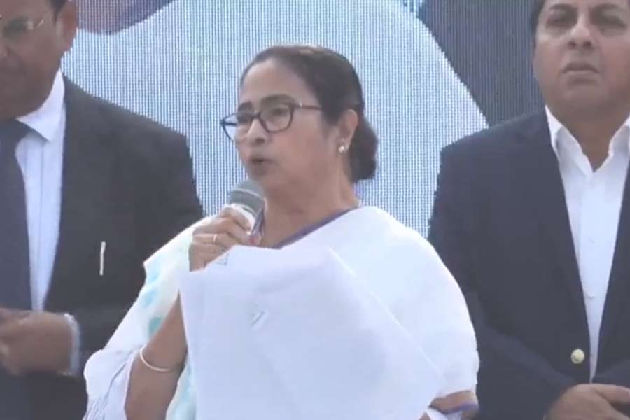 Skilled officers continues working here after retirement, says CM Mamata Banerjee | Sangbad Pratidin