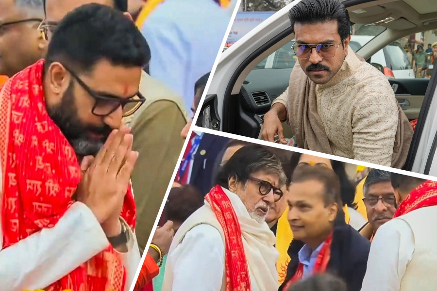 তিক্ততা ভোলালেন রামলালা! এক ফ্রেমে রণবীর-ক্যাটরিনা, মাঝে ভিকি-আলিয়া