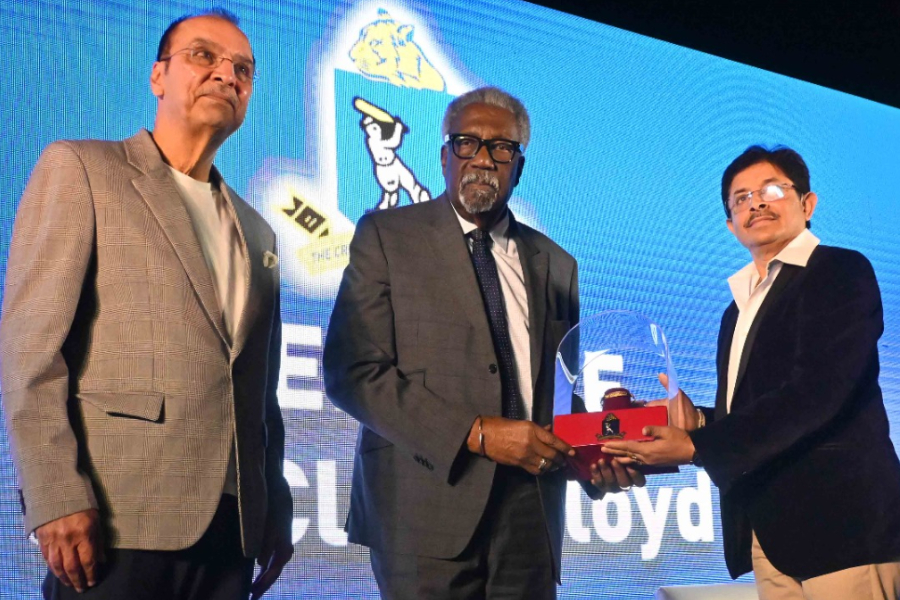 CAB felicitates two time World champion West Indies captain Sir Clive Lloyd। Sangbad Pratidin
