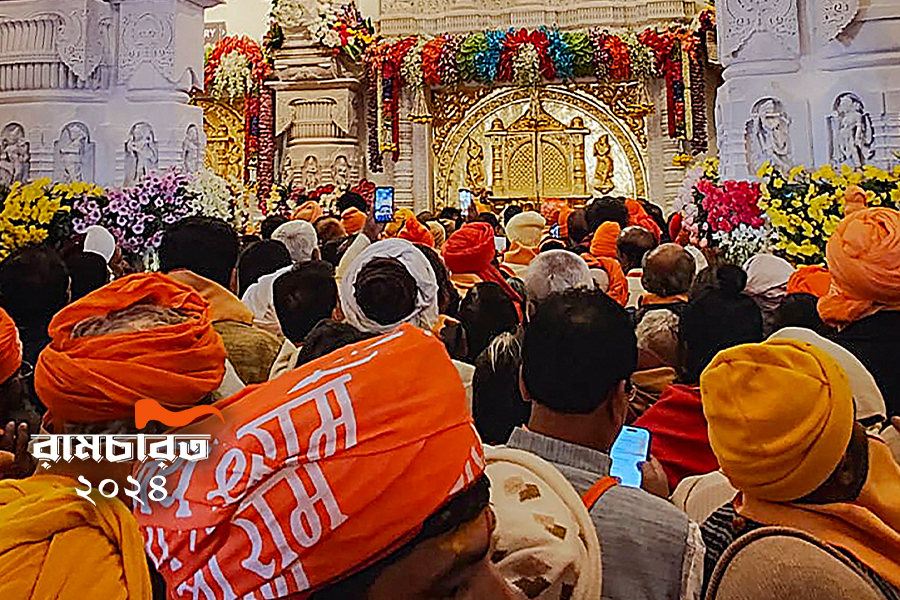 Ram Mandir in Ayodhya: Temple open for the devotees, huge crowd from the dawn
