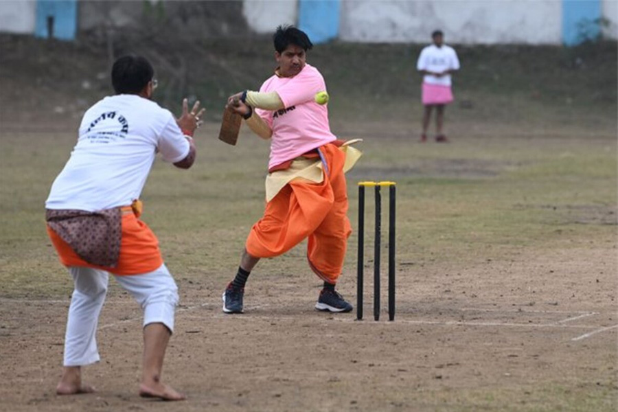 Cricketers Playing With Dhoti Punjabi in a tournament in MP | Sangbad Pratidin