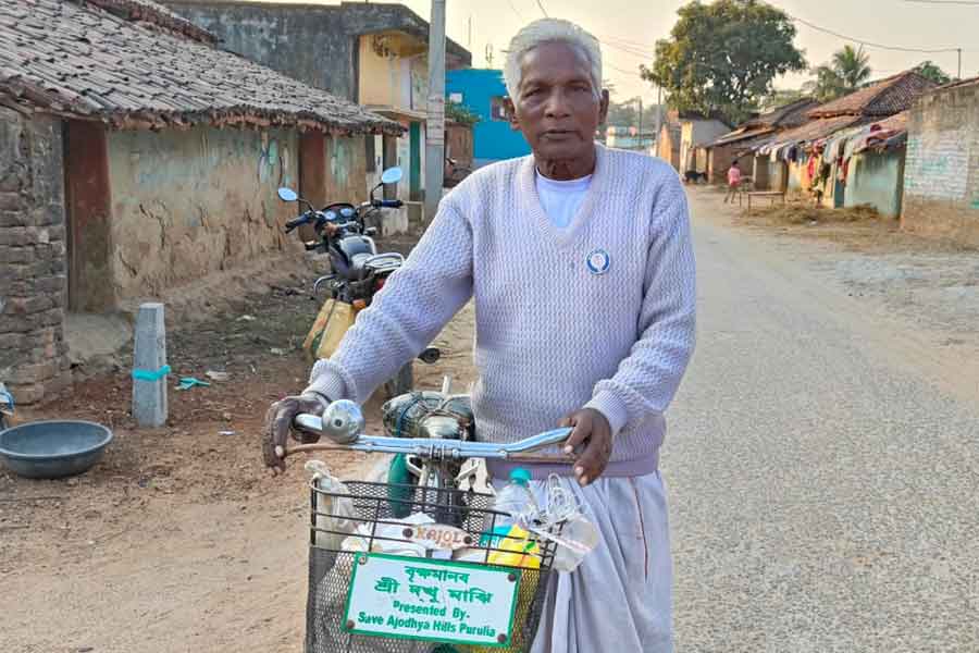পদ্মশ্রী তো এল, ‘ভাঙা ঘরে শ্রী ফিরবে কবে?’, প্রশ্ন ‘গাছদাদু’ দুখুর