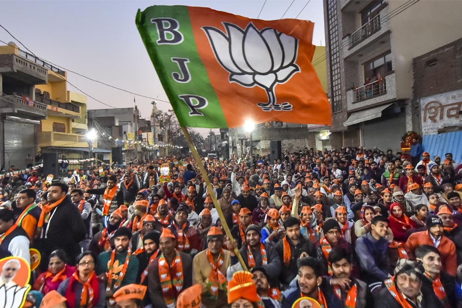 TMC slams Birbhum BJP leader for announcing Loksabha election date | Sangbad Pratidin