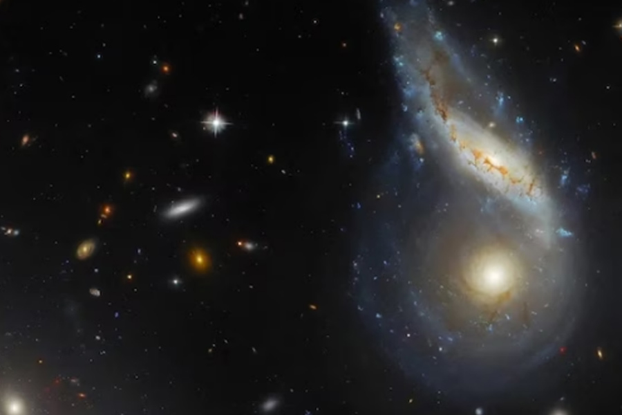 Two galaxies with millions of suns are colliding, Hubble captures। Sangbad Pratidin