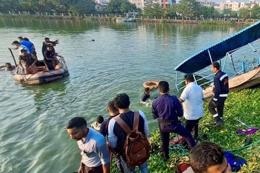 Vadodara boat capsize Highlights: 16 dead, 10 rescued | Sangbad Pratidin